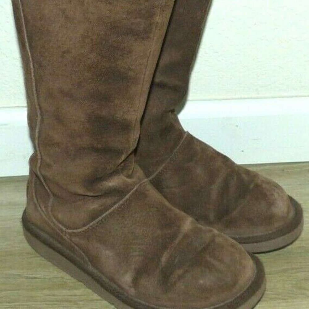 Women's 5 UGG Knightsbridge Dark Brown Suede Boots